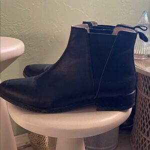 Nisolo Chelsea Ankle Boots Black Leather Pull On Minimalist Ethical Size 8.5